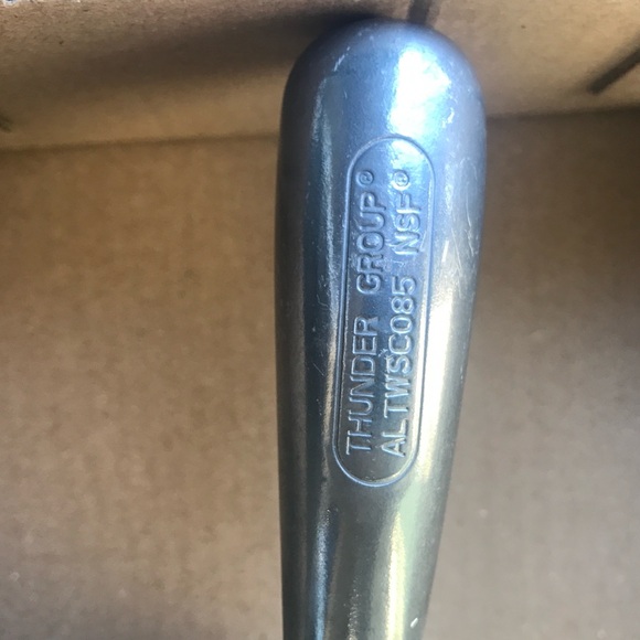 ThunderGroup85oz. One-Piece Cast Aluminum Ice Scoop
Used but in great condition - Picture 7 of 8